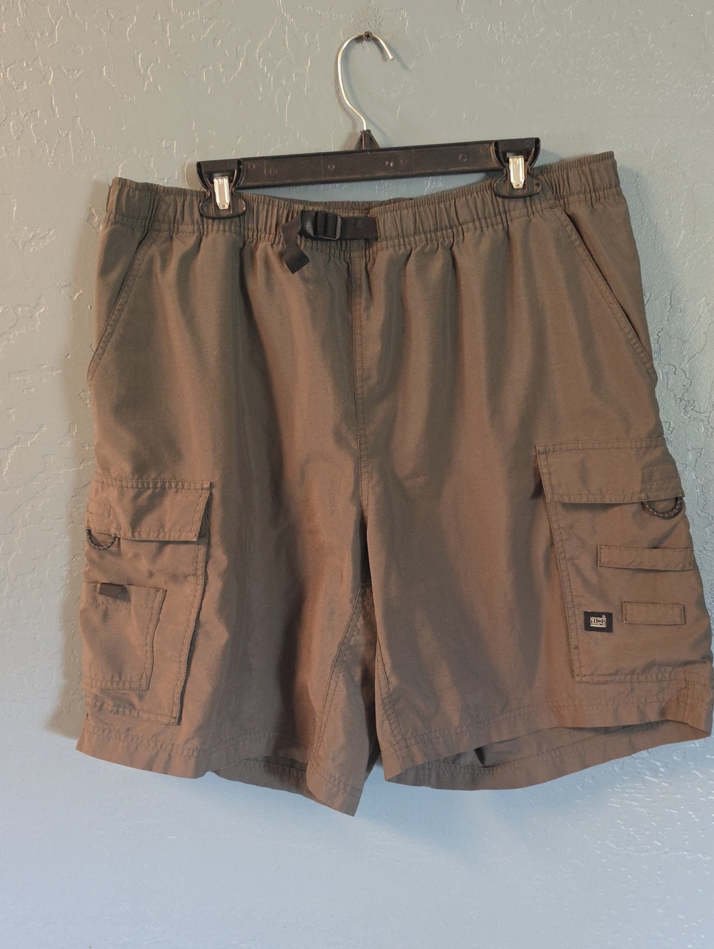 VTG Nike ACG Men's Cargo Shorts in Olive Green - Casual Utility Shorts